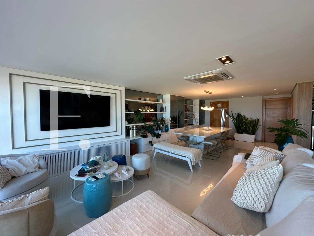 Apartamento com 188m², 4 dormitórios, 4 suítes, 2 vagas, Residencial Nilo Martinello em Capão da Canoa