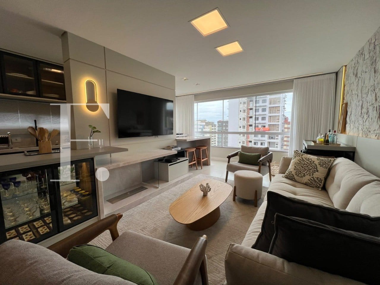 Apartamento com 117m², 3 dormitórios, 3 suítes, 2 vagas, Edifício Antônio Daltoé em Capão da Canoa
