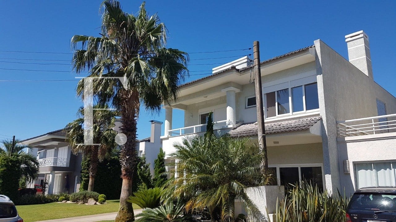 Sobrado com 320m², 6 dormitórios, 4 suítes, 2 vagas, Condado de Capão em Capão da Canoa
