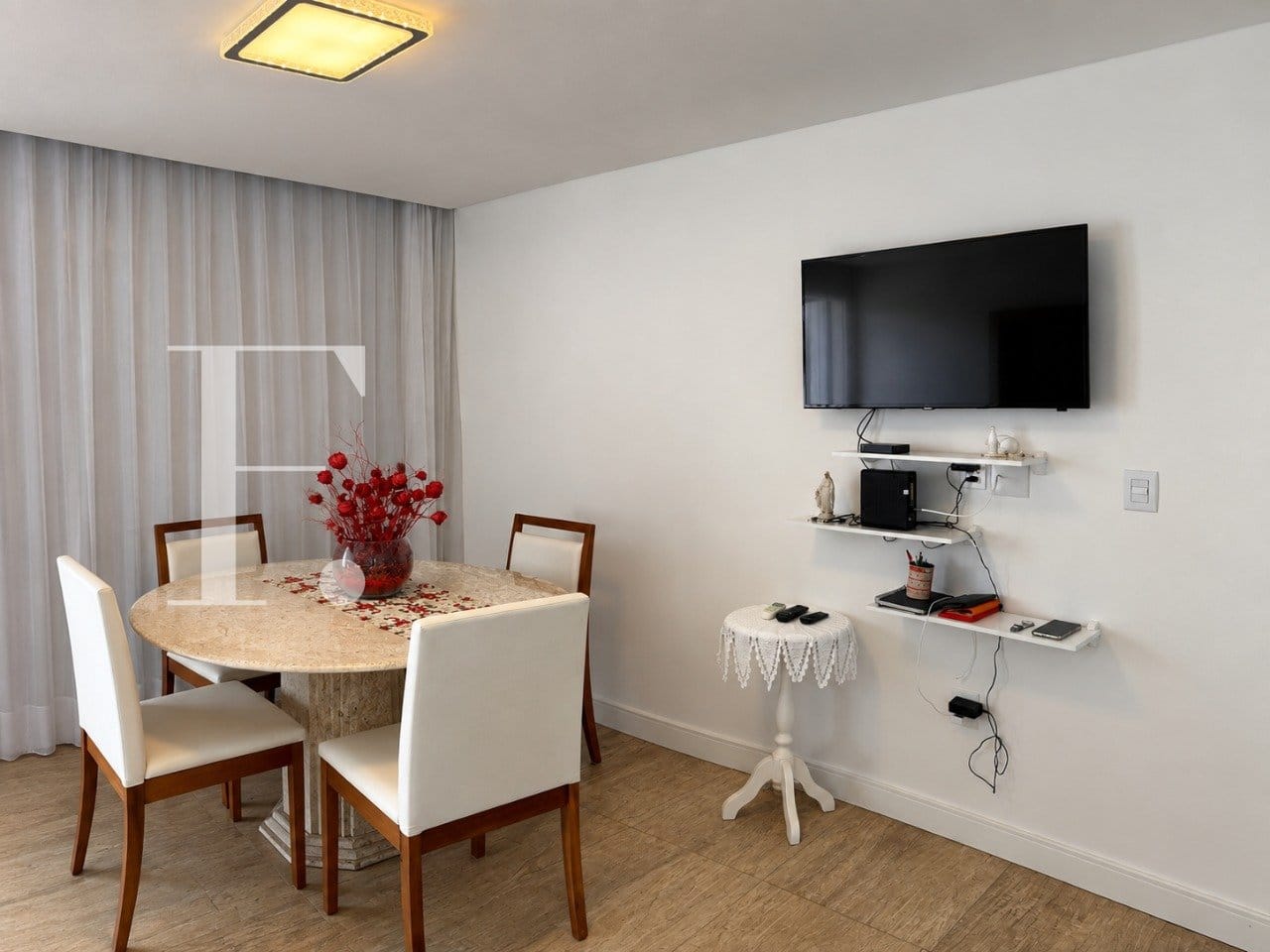 Apartamento com 69m², 2 dormitórios, 1 suíte, 1 vaga, Edifício Albatroz em Xangri-Lá