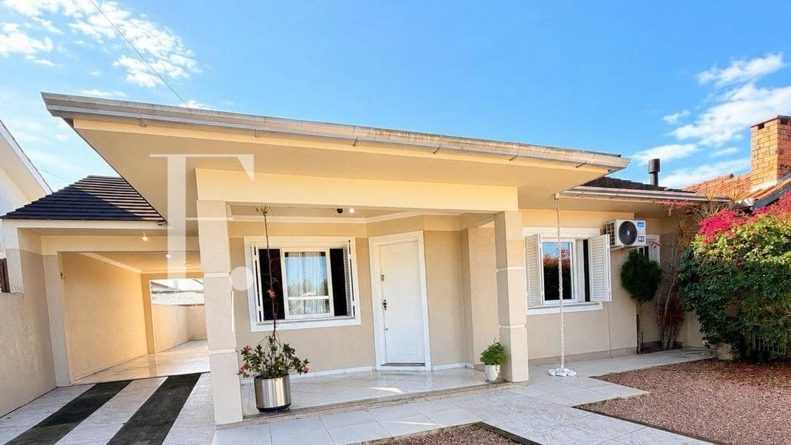 Casa com 142m², 3 dormitórios, 1 suíte, 1 vaga, no bairro Rainha do Mar em Xangri-Lá