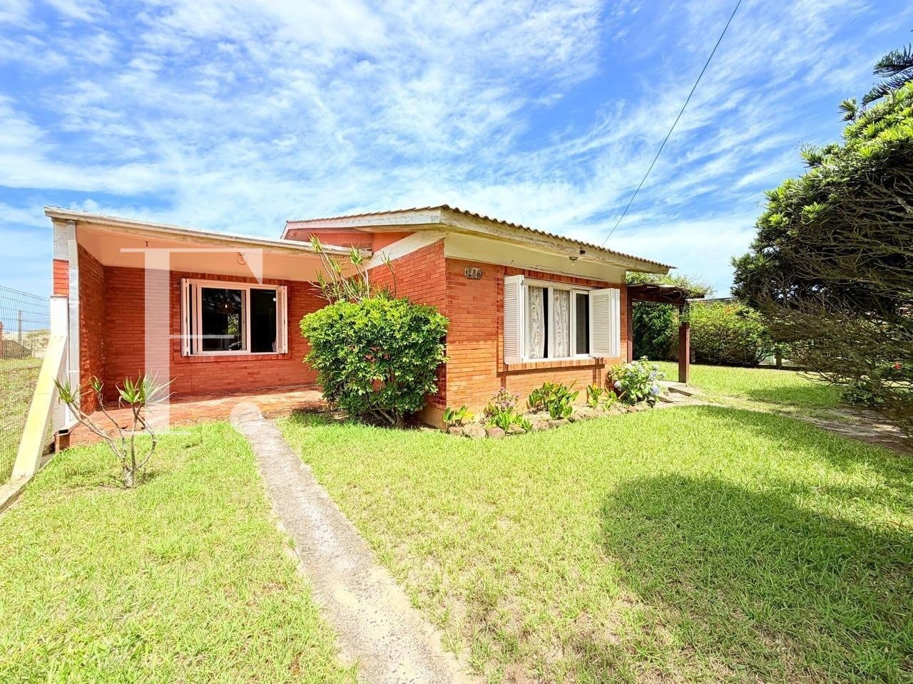 Casa com 150m², 3 dormitórios, 1 suíte, 1 vaga, no bairro Rainha do Mar em Xangri-Lá