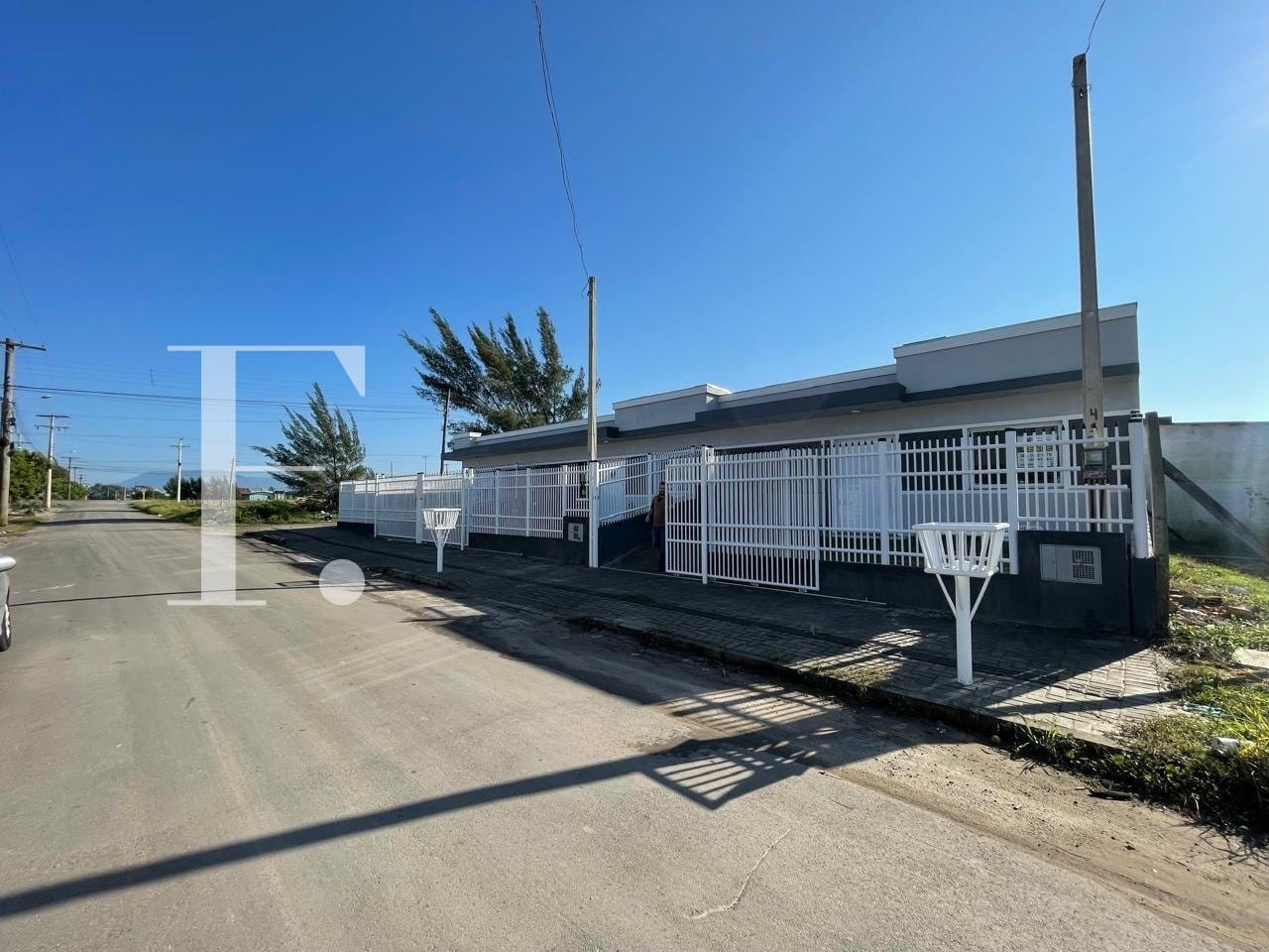 Casa com 70m², 2 dormitórios, 1 vaga, no bairro Capão da Canoa em Capão da Canoa
