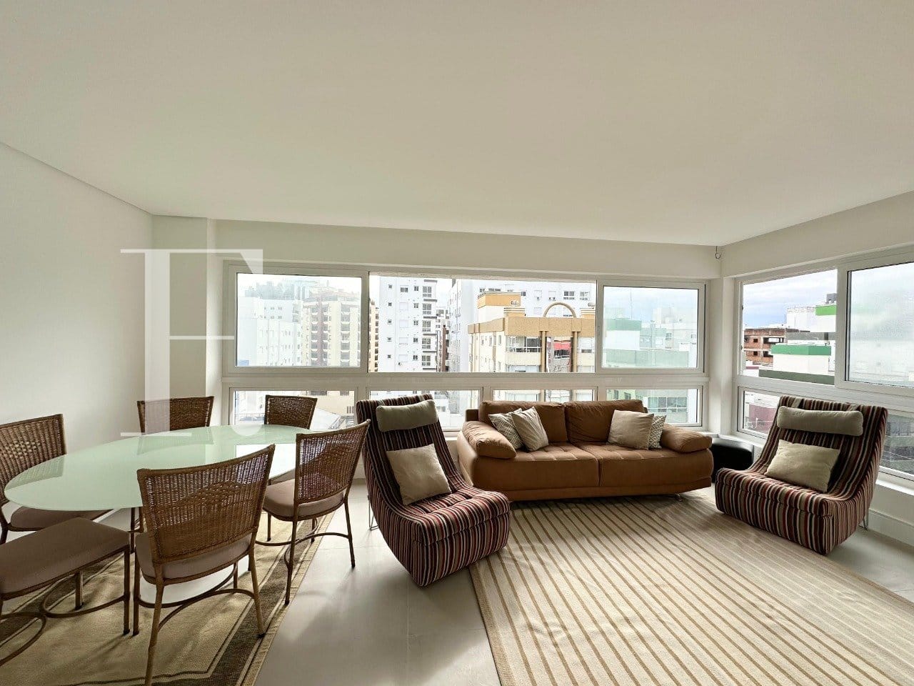 Apartamento com 122m², 3 dormitórios, 1 suíte, 2 vagas, Icone em Capão da Canoa