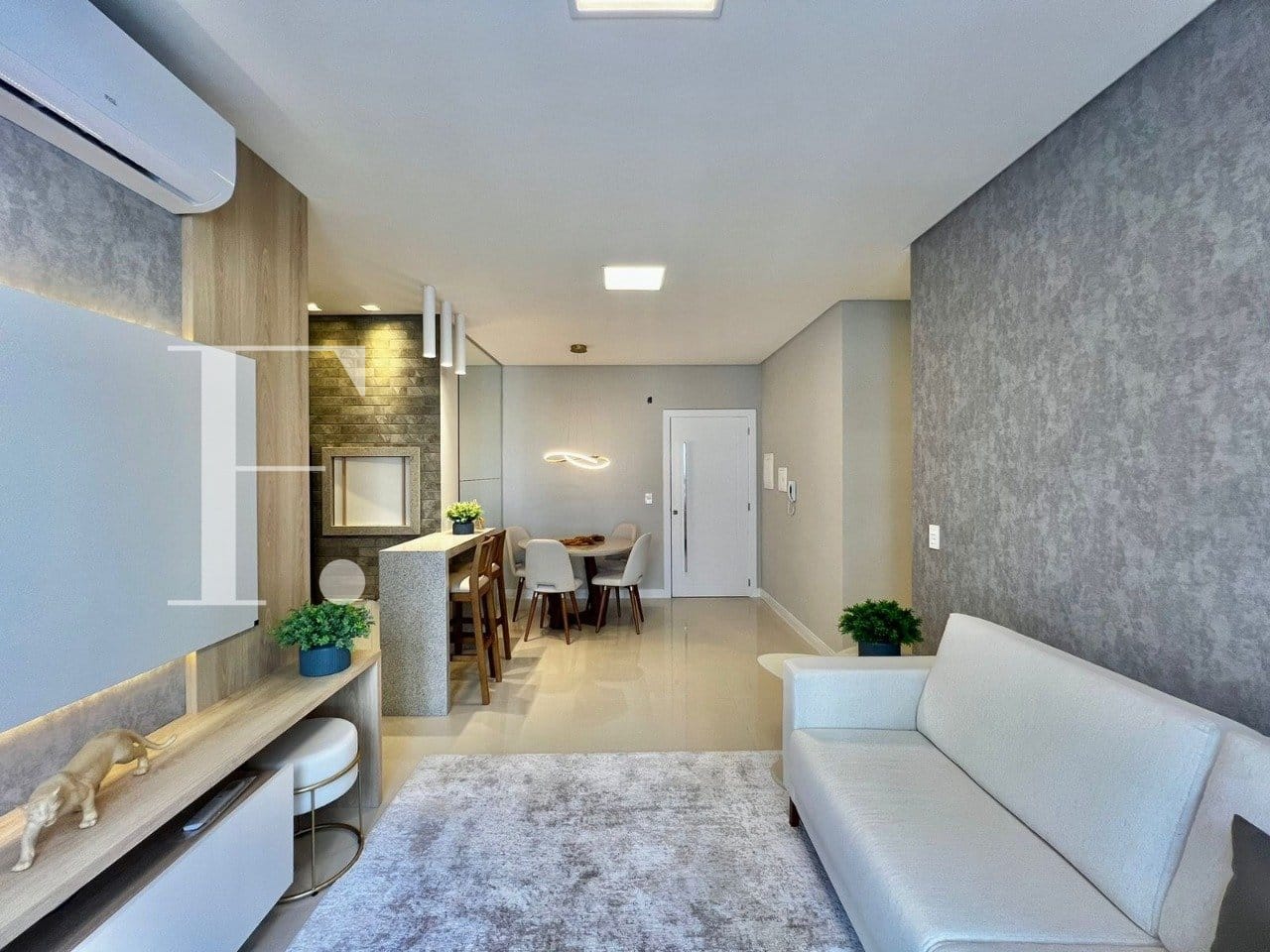 Apartamento com 62m², 2 dormitórios, 1 suíte, 1 vaga, Absoluto Palace em Capão da Canoa