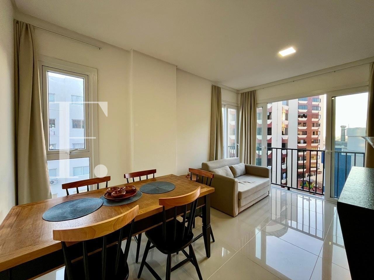 Apartamento com 70m², 2 dormitórios, 1 suíte, 1 vaga, Giulia Palace em Capão da Canoa