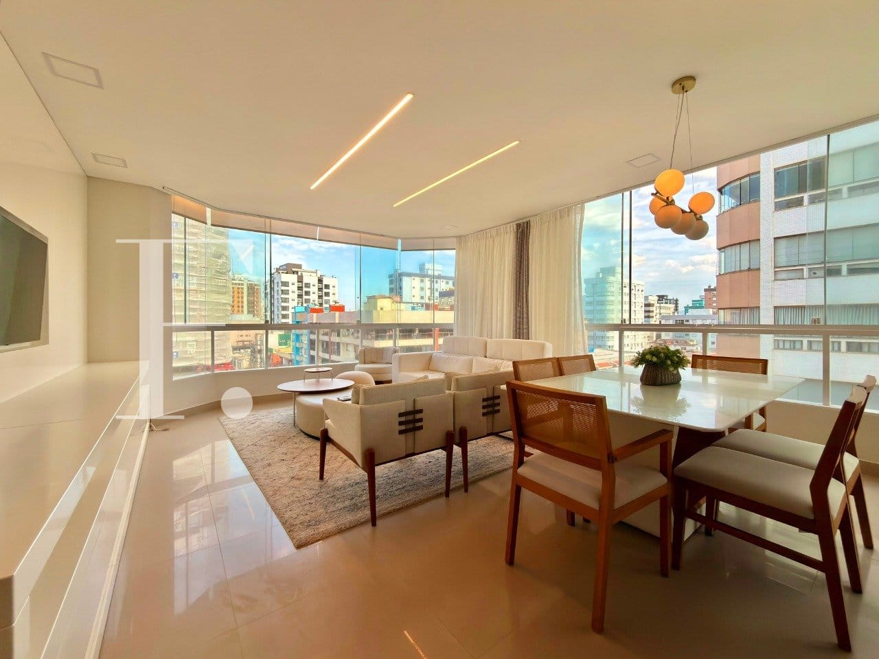 Apartamento com 63m², 2 dormitórios, 1 suíte, 1 vaga, Elisandro em Capão da Canoa