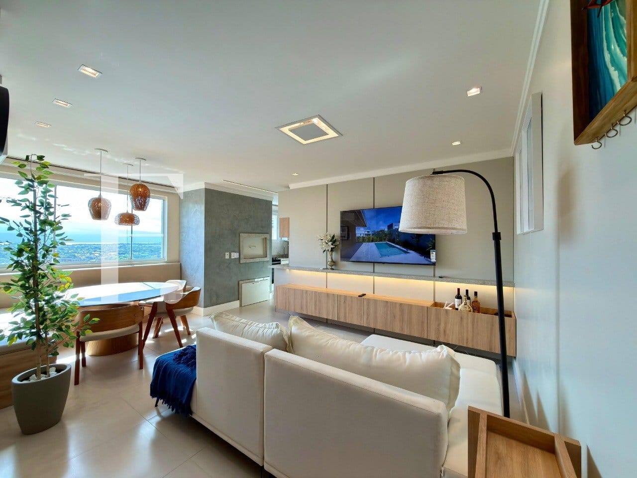 Apartamento com 76m², 2 dormitórios, 1 suíte, 2 vagas, Edifício Van Gogh em Capão da Canoa