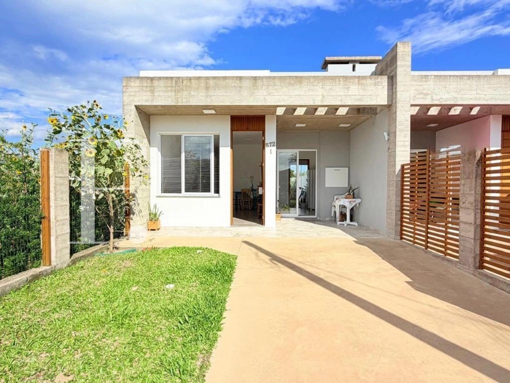 Casa com 71m², 2 dormitórios, 1 suíte, 1 vaga, no bairro Noiva do Mar em Xangri-Lá