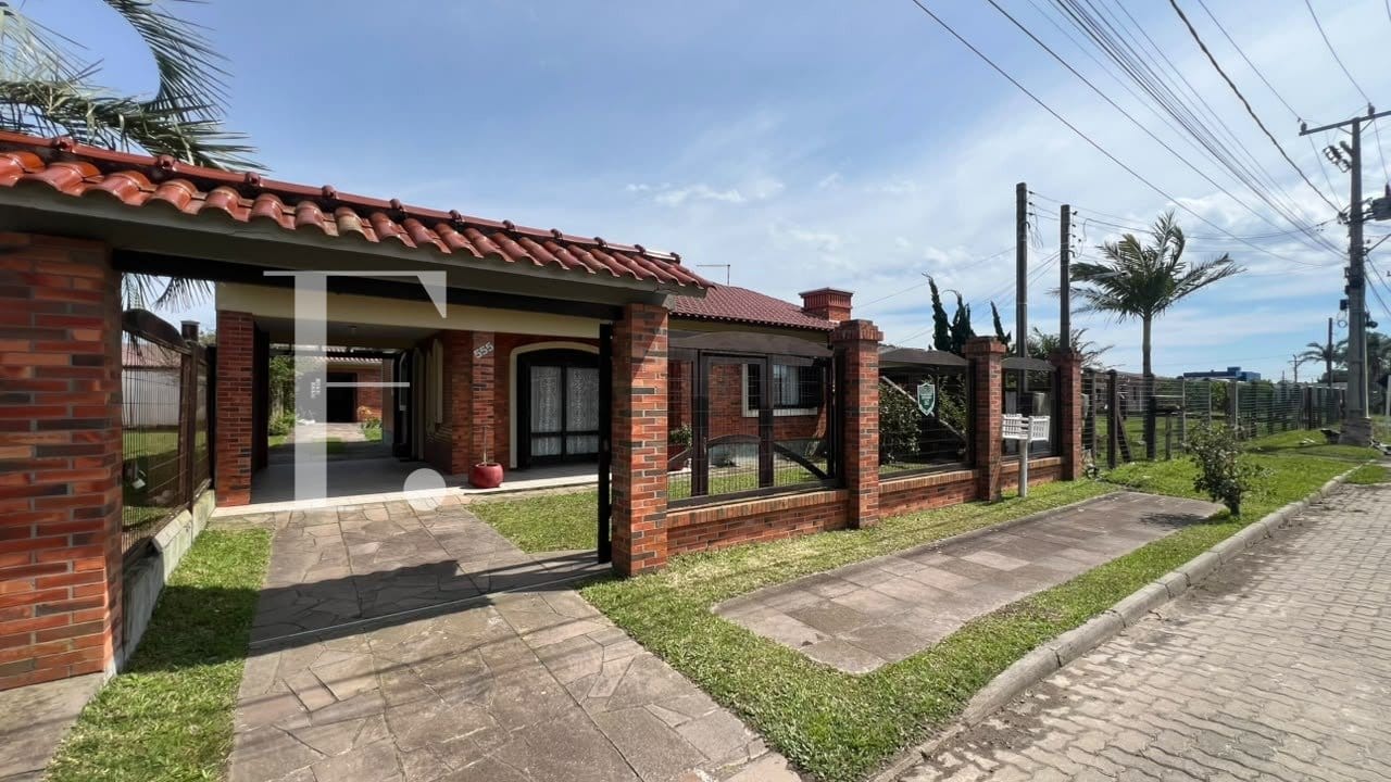 Casa com 161m², 3 dormitórios, 1 suíte, 2 vagas, no bairro Rainha do Mar em Xangri-Lá