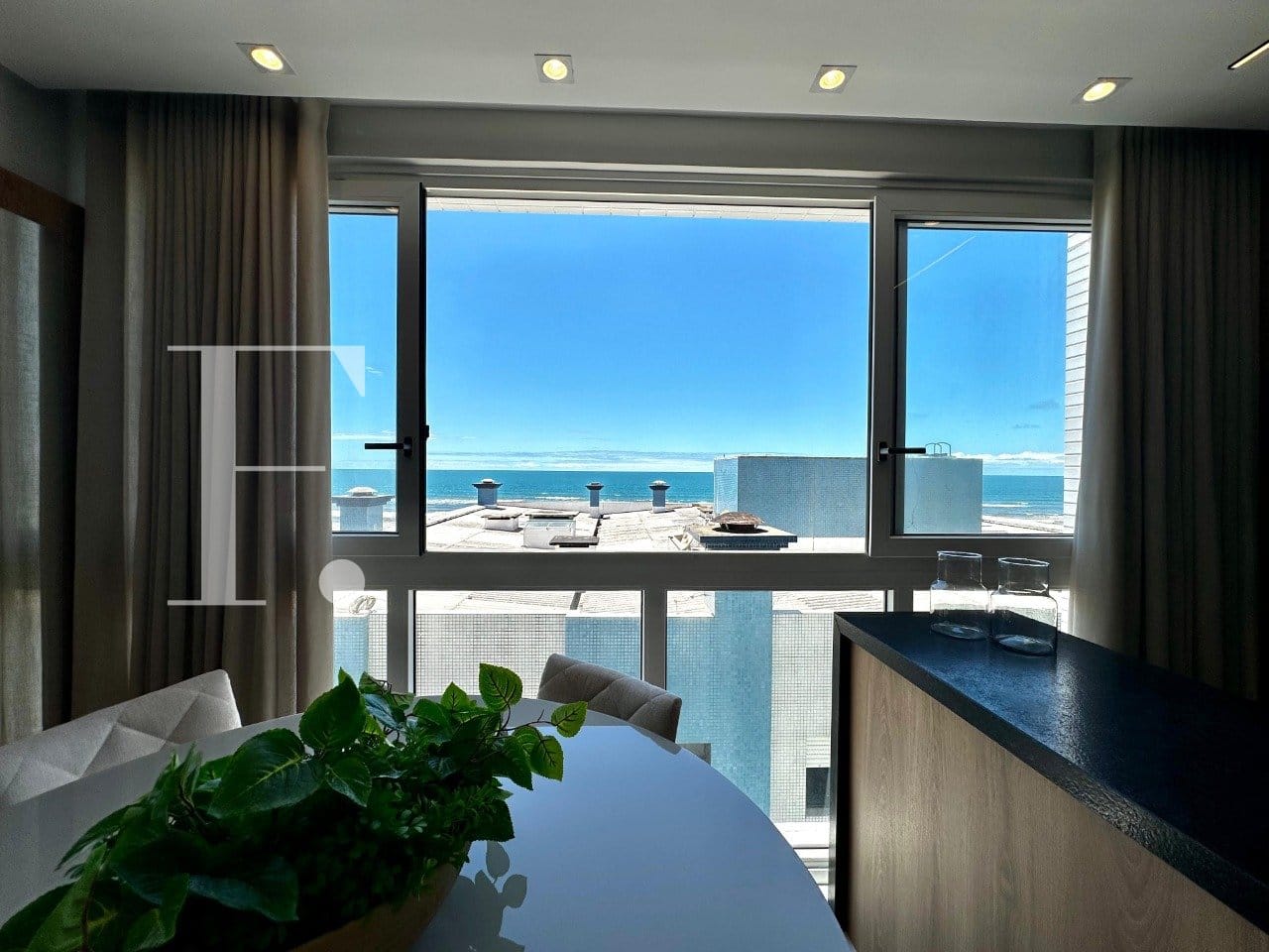 Apartamento com 59m², 2 dormitórios, 1 suíte, 1 vaga, Alpha Residence em Capão da Canoa