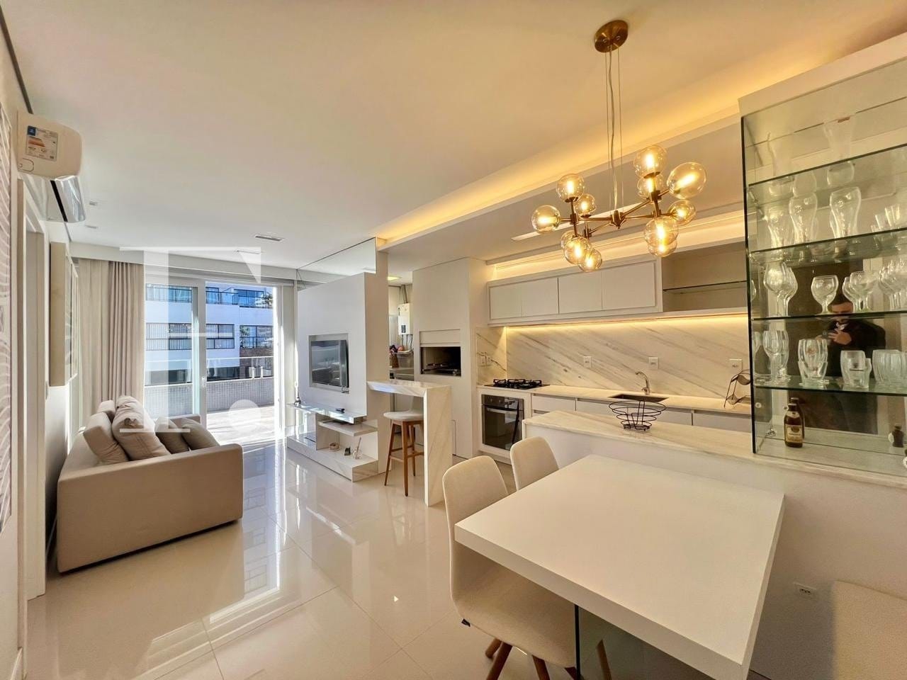 Apartamento com 90m², 1 dormitório, 1 suíte, 1 vaga, Edifício Seleto Perini em Capão da Canoa