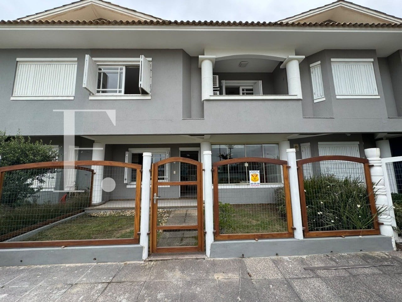 Sobrado com 131m², 3 dormitórios, 1 suíte, 1 vaga, no bairro Centro em Xangri-Lá