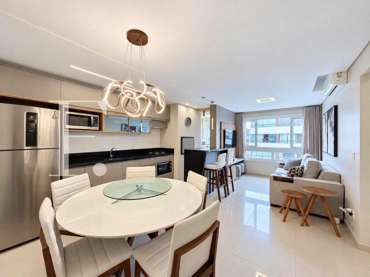Apartamento com 82m², 2 dormitórios, 1 suíte, 2 vagas, Ilha Bella em Capão da Canoa