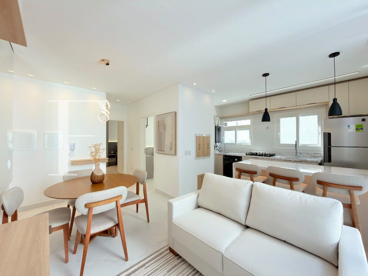 Apartamento com 57m², 2 dormitórios, 1 suíte, 1 vaga, Condomínio Anvainer Palace em Capão da Canoa