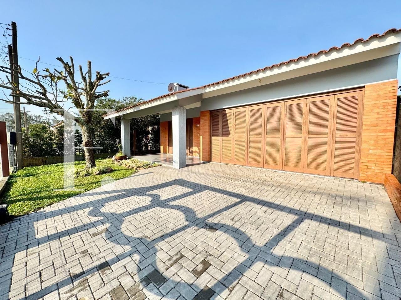 Casa com 150m², 4 dormitórios, 1 suíte, 2 vagas, no bairro Centro em Xangri-Lá