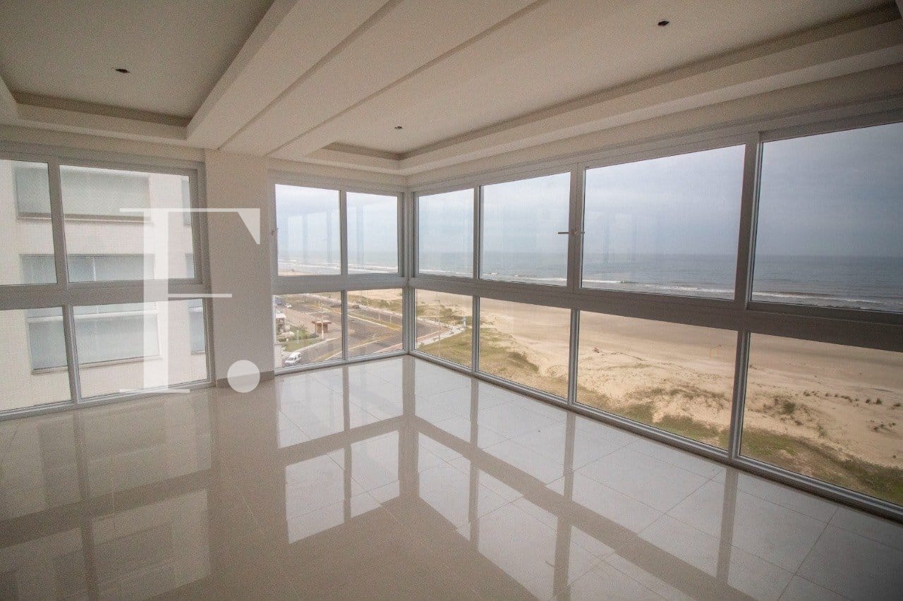Apartamento com 110m², 4 dormitórios, 3 suítes, 1 vaga, Rio Topázio em Capão da Canoa
