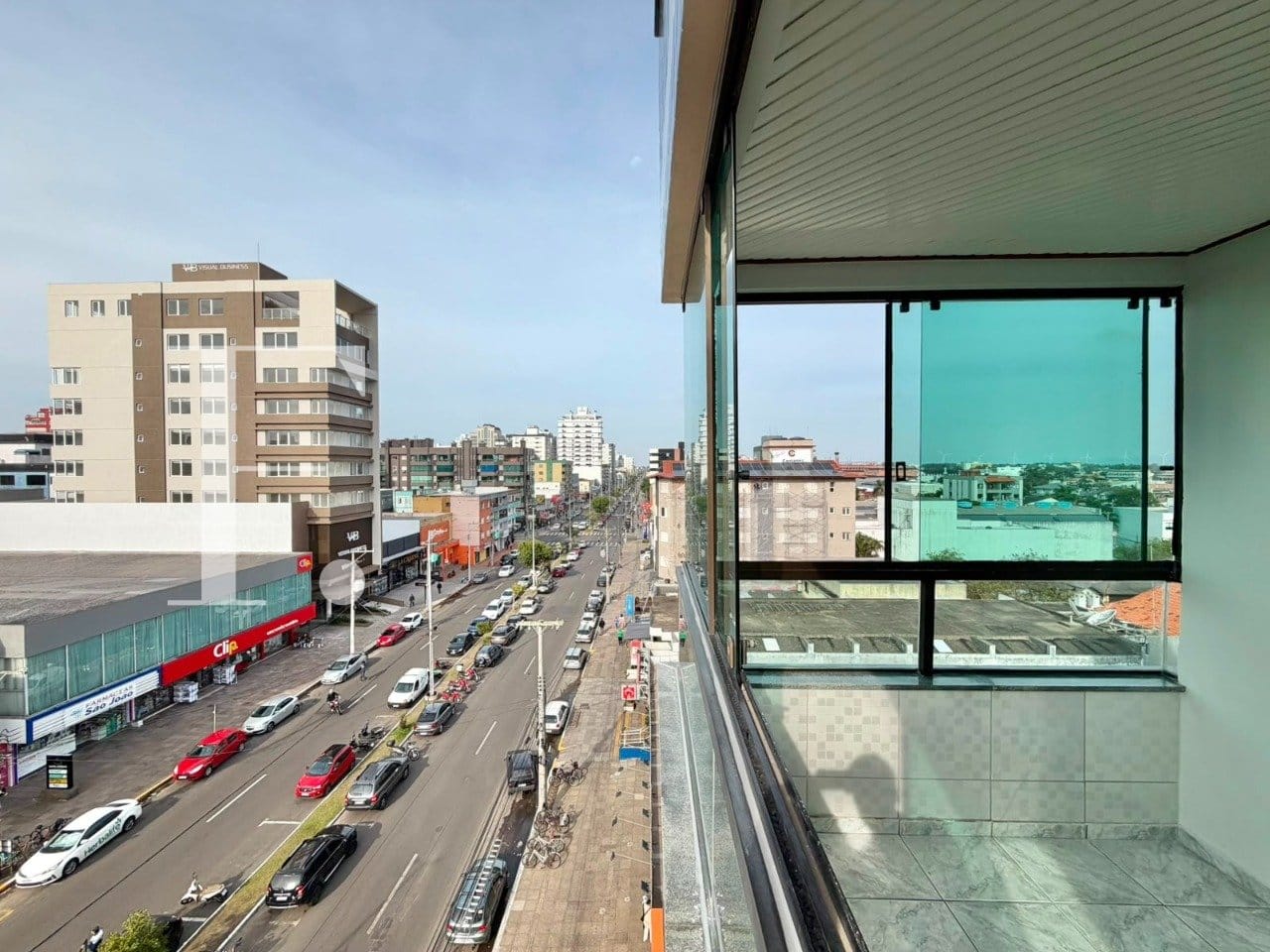 Apartamento com 76m², 2 dormitórios, 1 suíte, 1 vaga, Edifício Comercial e Residencial Oliveira em Capão da Canoa