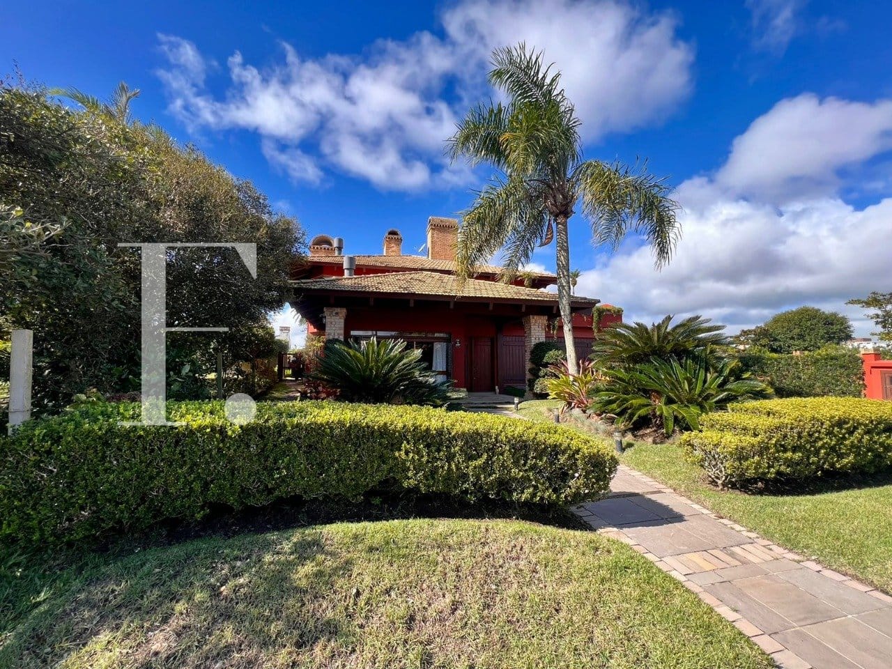 Casa com 471m², 5 dormitórios, 3 suítes, no bairro Atlântida em Xangri-Lá