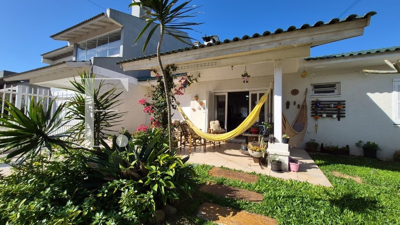 Casa, 3 dormitórios, no bairro Nova Xangri-Lá em Xangri-Lá