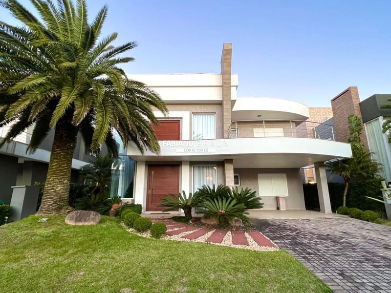 Sobrado com 380m², 4 dormitórios, 4 suítes, 4 vagas, Enseada Lagos em Xangri-Lá