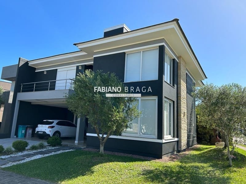 Sobrado com 300m², 3 dormitórios, 3 suítes, 2 vagas, Sea Coast em Xangri-Lá