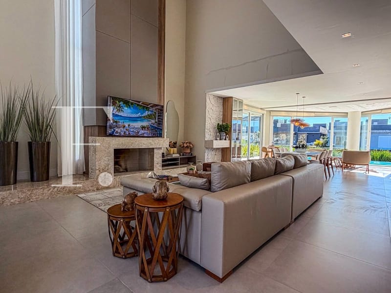 Sobrado com 320m², 4 dormitórios, 4 suítes, 2 vagas, Riviera em Xangri-Lá