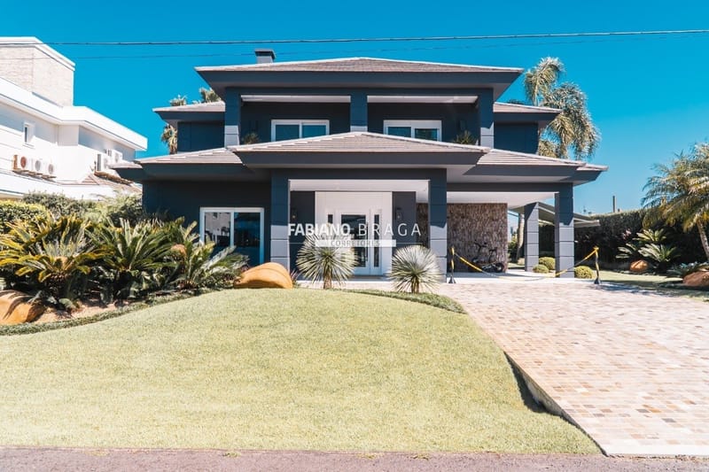 Sobrado com 450m², 4 dormitórios, 4 suítes, 2 vagas, Bosques de Atlântida em Xangri-Lá