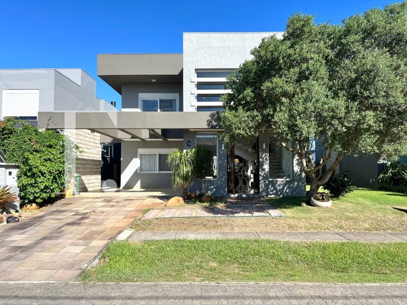 Sobrado com 330m², 4 dormitórios, 4 suítes, 2 vagas, Capão Ilhas Resort em Capão da Canoa