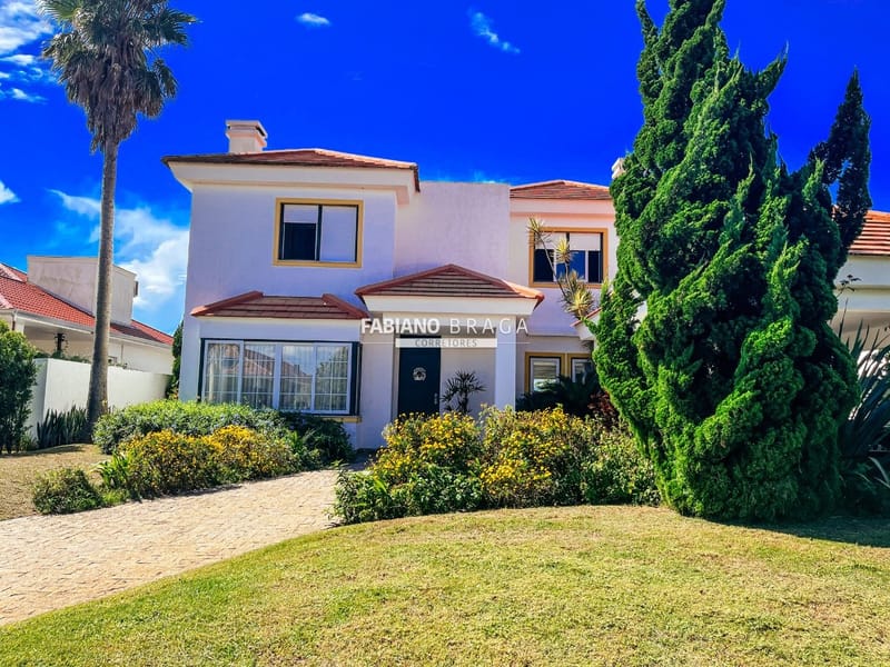 Sobrado com 283m², 4 dormitórios, 4 suítes, 3 vagas, Green Village Golf Club em Xangri-Lá