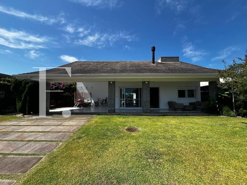 Casa Condomínio com 194m², 3 dormitórios, 3 suítes, 2 vagas, Quintas do Lago em Xangri-Lá