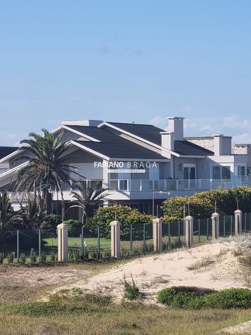 Sobrado com 450m², 6 dormitórios, 6 suítes, 4 vagas, Playa Vista em Xangri-Lá