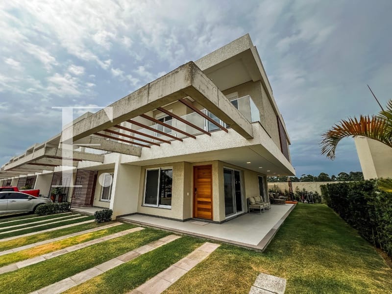 Sobrado com 166m², 4 dormitórios, 2 suítes, 2 vagas, Murano em Capão da Canoa