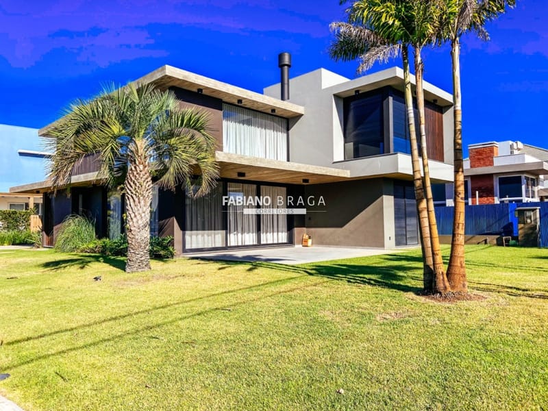 Sobrado com 225m², 4 dormitórios, 4 suítes, 2 vagas, Acqualina em Xangri-Lá