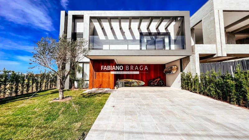 Sobrado com 300m², 5 dormitórios, 3 suítes, 2 vagas, Sunset em Xangri-Lá