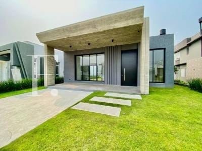 Casa Condomínio com 170m², 4 dormitórios, 4 suítes, 3 vagas, Dubai Resort em Capão da Canoa