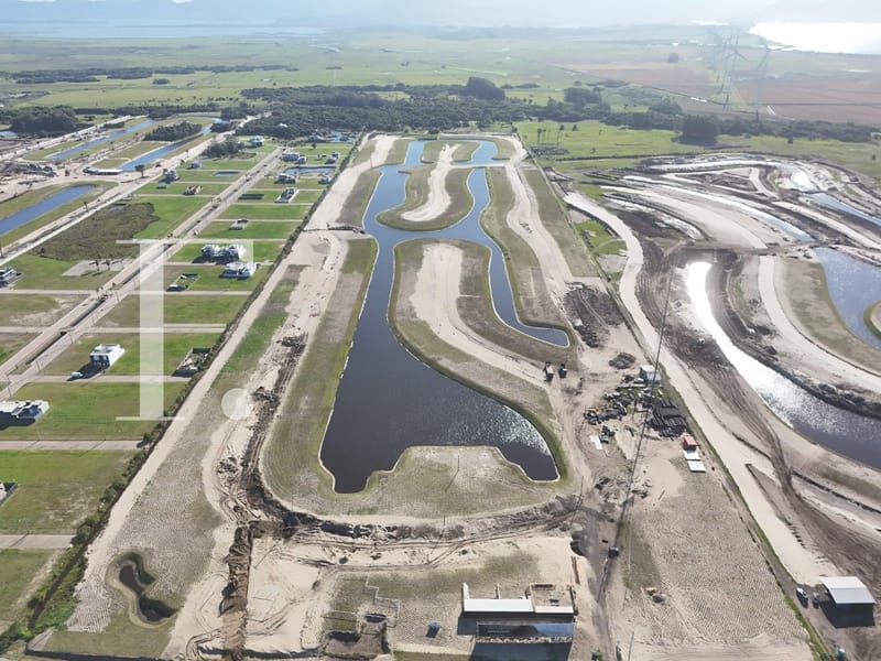Terreno em Condomínio com 405m², Pleno Quatro Estações em Xangri-Lá