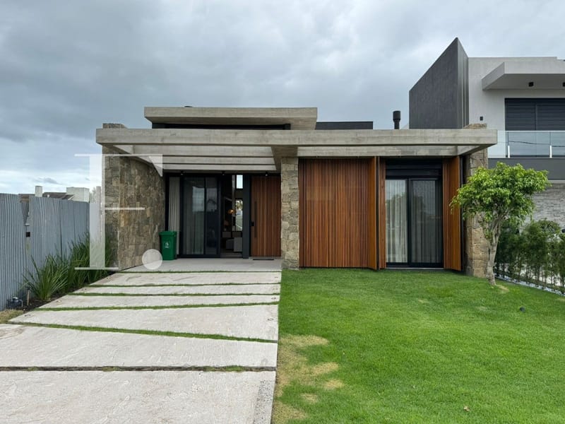 Casa Condomínio com 160m², 4 dormitórios, 4 suítes, 2 vagas, Sunset em Xangri-Lá