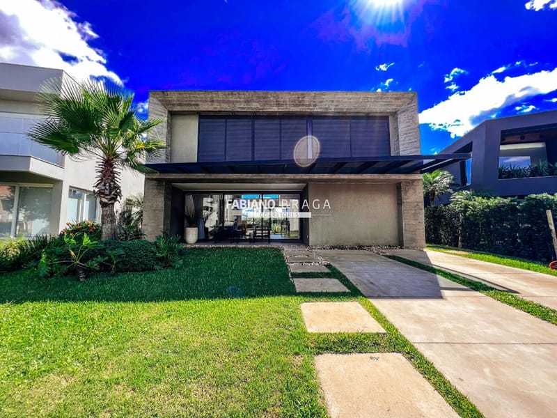 Sobrado com 300m², 4 dormitórios, 3 suítes, 2 vagas, Celebration em Xangri-Lá