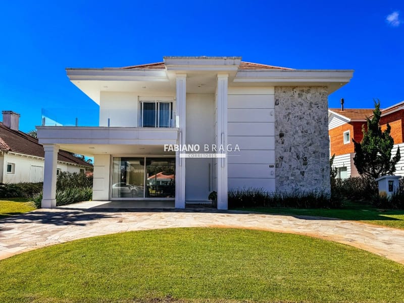 Sobrado com 435m², 6 dormitórios, 6 suítes, 2 vagas, Green Village Golf Club em Xangri-Lá