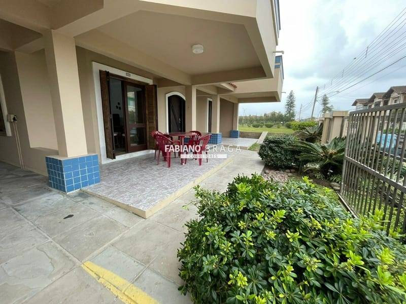 Duplex com 105m², 2 dormitórios, 1 suíte, 1 vaga, Condomínio Solar Inglês em Xangri-Lá