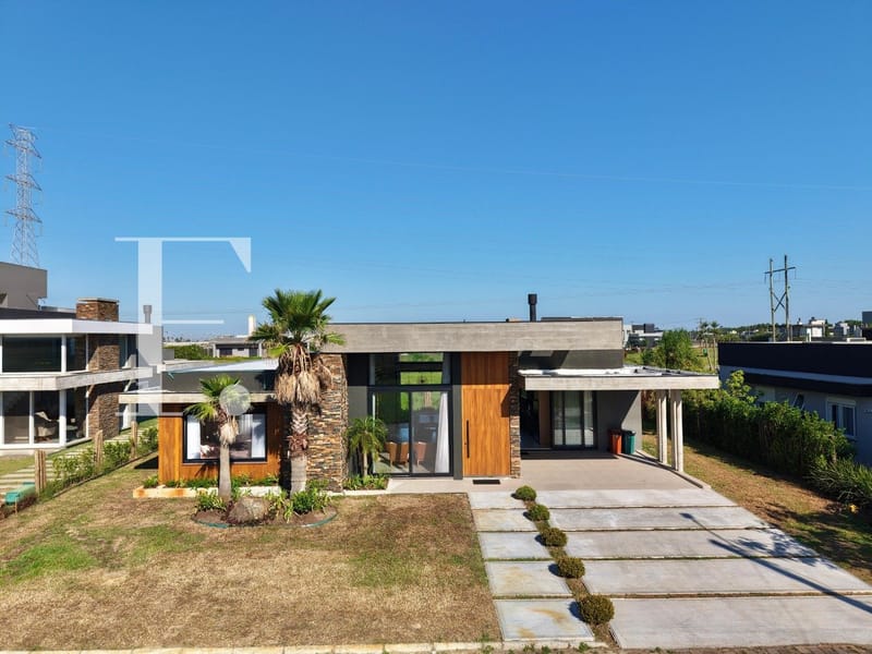 Casa Condomínio com 248m², 4 dormitórios, 4 suítes, 2 vagas, Lagoa do Passo em Osório