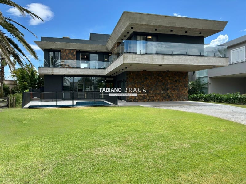 Sobrado com 400m², 4 dormitórios, 4 suítes, 2 vagas, Playa Vista em Xangri-Lá