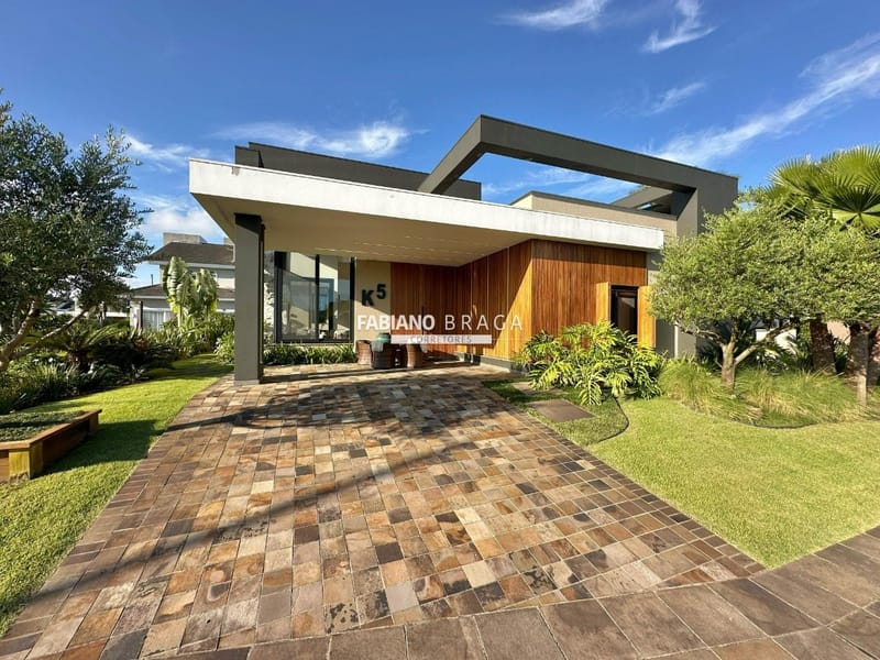 Casa Condomínio com 273m², 4 dormitórios, 4 suítes, 2 vagas, Quintas do Lago em Xangri-Lá