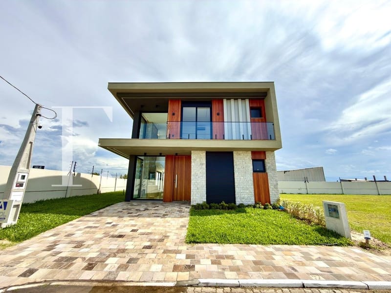 Sobrado com 194m², 4 dormitórios, 4 suítes, 2 vagas, Allure Beach Condo em Xangri-Lá