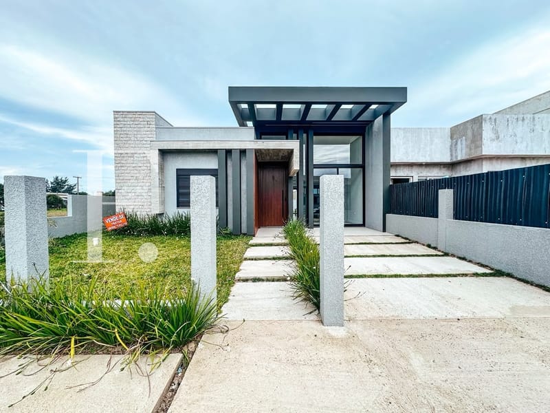 Casa com 131m², 3 dormitórios, 3 suítes, 2 vagas, no bairro Noiva do Mar em Xangri-Lá