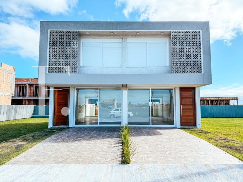 Casa com 120m², 3 dormitórios, 3 suítes, 2 vagas, Santorini em Xangri-Lá