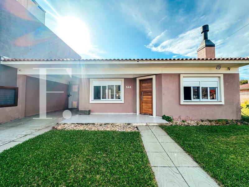 Casa com 160m², 3 dormitórios, 1 suíte, 1 vaga, no bairro Arpoador em Xangri-Lá