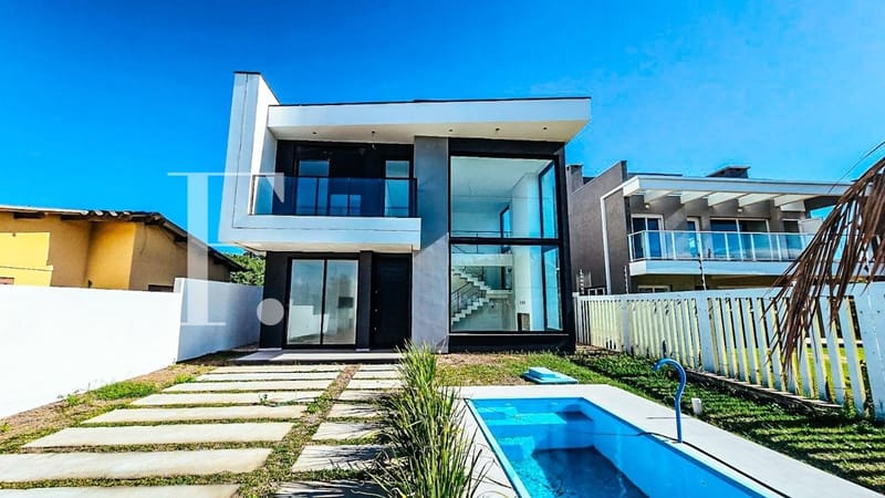 Casa com 197m², 4 dormitórios, 3 suítes, 2 vagas, no bairro Arpoador em Xangri-Lá