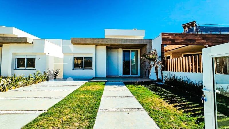 Casa com 150m², 3 dormitórios, 3 suítes, 2 vagas, no bairro Arpoador em Xangri-Lá